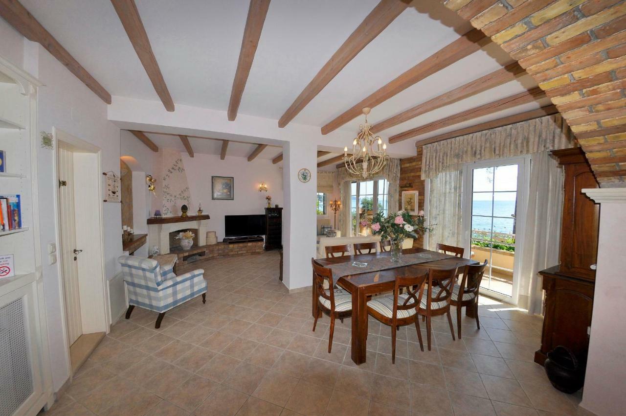 Villa Romantica Perama  Zewnętrze zdjęcie