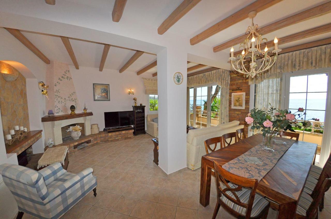 Villa Romantica Perama  Zewnętrze zdjęcie